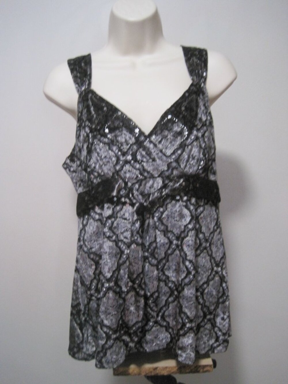 APT 9 Women's Medium Black & Silver Velvet Sleeveless Sparkle Accents Tie Front